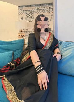 Simran Real Meeting & Cam Show - এস্কর্ট in Bangalore Photo 1 of 1