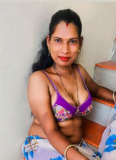 Viji - Transsexual escort in Chennai Photo 3 of 6