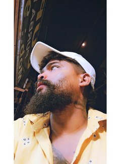 Looking for My Netflix & Chill. ” - Male एस्कॉर्ट in New Delhi Photo 5 of 6