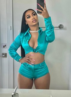 Miah - escort in Mumbai Photo 3 of 3