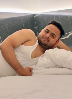 Logan - Male escort in New Delhi Photo 4 of 4