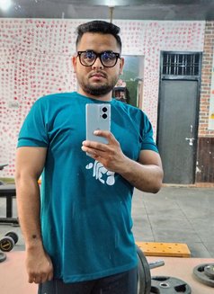 Logan - Male escort in New Delhi Photo 8 of 14