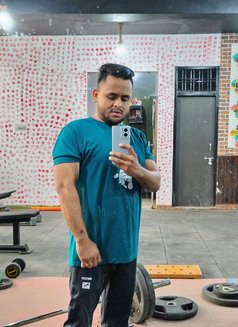 Logan - Male escort in New Delhi Photo 9 of 14