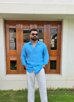 Abhi - Male எஸ்கார்ட் in Surat Photo 3 of 3