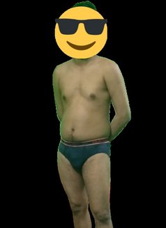 Rony - Male escort in New Delhi Photo 3 of 6