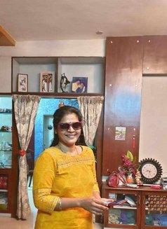 Tharni - escort in Chennai Photo 2 of 9
