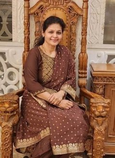 Tharni - escort in Chennai Photo 6 of 9