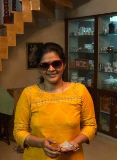 Tharni - escort in Chennai Photo 8 of 9