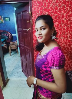 Varsha Active Tool Shimale - Transsexual మసాజ్ in Chennai Photo 2 of 8