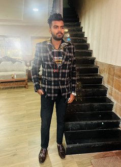 Raghav - Male escort in New Delhi Photo 2 of 3