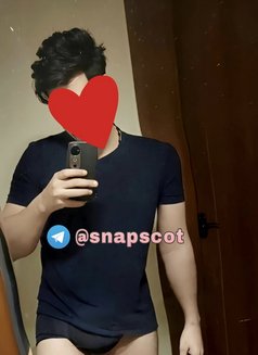 INDIVIDUAL, TRUSTED COMPANION 🤍& MASSUR - Male escort in Bangalore Photo 4 of 4