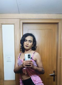 Riyaak - Transsexual escort in Pune Photo 3 of 5