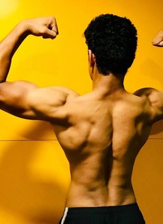 6ft Independent Escort - Male escort in Gurgaon Photo 1 of 2