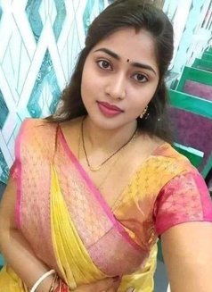 Monika Sharma - ఎస్కార్ట్ in Mumbai Photo 1 of 3