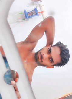 Karan - Male escort in New Delhi Photo 2 of 3