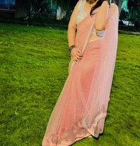 Anshu - escort in New Delhi