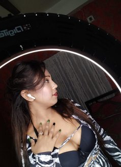 Rose - escort in Kolkata Photo 1 of 3