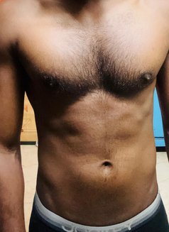 Keerthi - Male adult performer in Chennai Photo 2 of 3