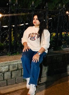 Jasleen Really Alone After Office - escort in Mumbai Photo 1 of 2