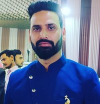 Kabir (Wild Hunter) - Male मसाज in New Delhi