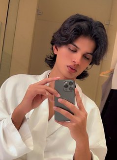 Kabir - Male escort in New Delhi Photo 1 of 4