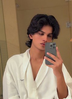 Kabir - Male escort in New Delhi Photo 2 of 4