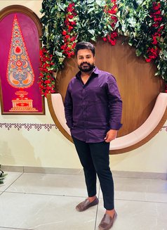 Michel - Male escort in Hyderabad Photo 2 of 9