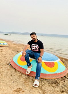 Michel - Male escort in Hyderabad Photo 3 of 9
