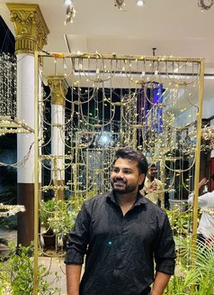 Michel - Male escort in Hyderabad Photo 4 of 9