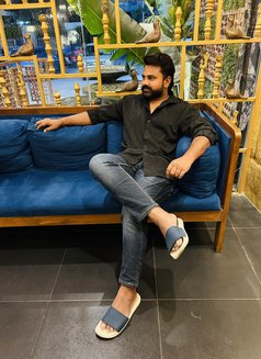 Michel - Male escort in Hyderabad Photo 7 of 9