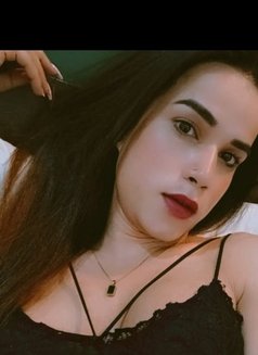Diksha - Transsexual escort in New Delhi Photo 6 of 6