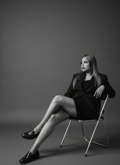 Reshmi kolkata & Outstation service - escort in Kolkata Photo 9 of 19