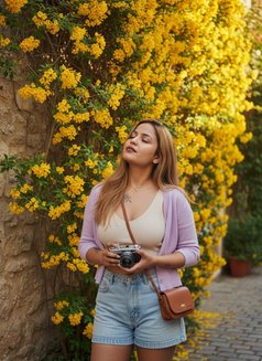 Reshmi kolkata & Outstation service - escort in Kolkata Photo 13 of 19