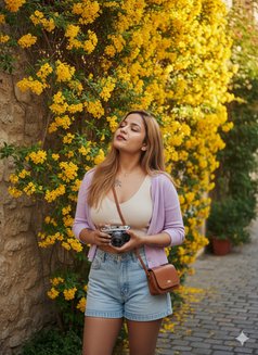 Reshmi kolkata & Outstation service - escort in Kolkata Photo 17 of 19
