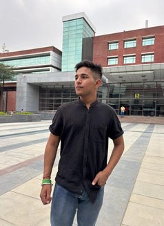Rohan - Male escort in Gurgaon Photo 3 of 4