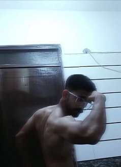 Bittu - Male escort in New Delhi Photo 4 of 4