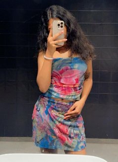 Telugu Girl Vip Service cam and realmeet - एस्कॉर्ट in Hyderabad Photo 4 of 5