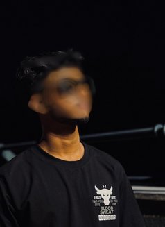 Young and Fresh Straight to You - Male साथी in Bangalore Photo 1 of 3