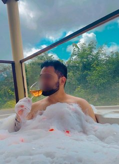 Ricky - Male escort in New Delhi Photo 1 of 9