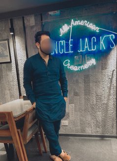 Ricky - Male escort in New Delhi Photo 2 of 9