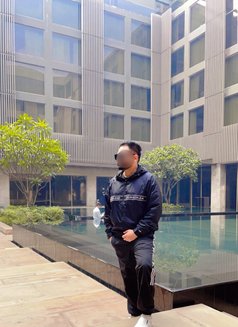 Ricky - Male escort in New Delhi Photo 3 of 9