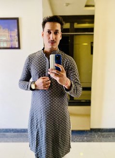 Prateek Pratap Singh - Male escort in Lucknow Photo 1 of 5