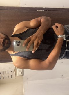 Sujeet Gupta - Male எஸ்கார்ட் in Gurgaon Photo 1 of 4