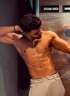 Hardik Shinde - Male ఎస్కార్ట్ in Pune Photo 2 of 5
