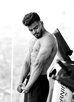 Hardik Shinde - Male ఎస్కార్ట్ in Pune Photo 4 of 5