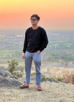 Moment Maker - Male escort in Mumbai Photo 2 of 5