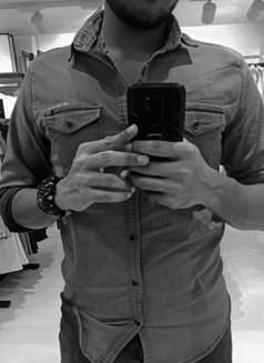 Vikram Delhi - Male escort agency in New Delhi Photo 5 of 5