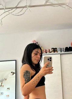 Elena - escort in Mumbai Photo 1 of 4