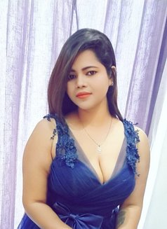 Riya Mehra पुणे एस्कॉर्ट्स सेवा - escort in Pune Photo 1 of 3