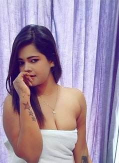 Riya Mehra पुणे एस्कॉर्ट्स सेवा - escort in Pune Photo 3 of 3